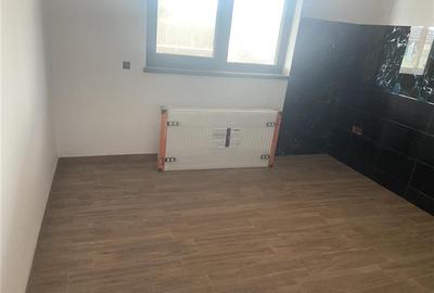 Casa de vanzare in Campineanca, parter si mansarda , suprafata 160 mp , teren 50 - 4