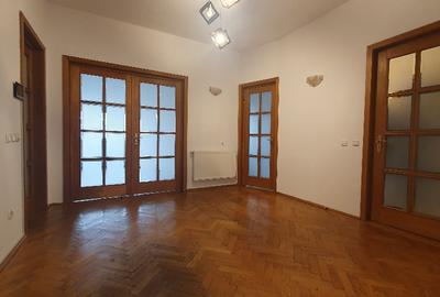 Vanzare apartament 3 camere, 96 mp  Str. Occidentului, zona Calea Victoriei - 1