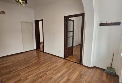 Apartament cu 2 camere în Parcul Carol