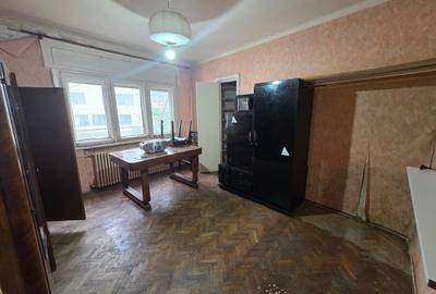 Corneliu Coposu, 10 minute metrou Unirii, chiar la biserica Sfantul Mina - 3