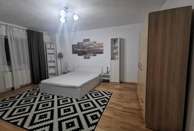 Unirii, garsoniera, 4 minute metrou, utilata si mobilata modern, libera - 1