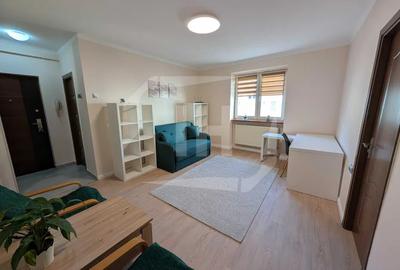 Apartament cu 2 camere semidecomandat, mobilat în Central