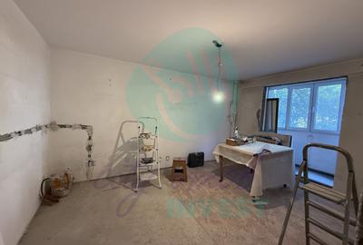 Apartament cu 2 camere decomandat în Lacul Tei