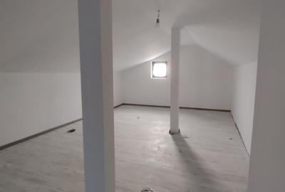 Casa  mare, luminoasa, spatioasa cu 5 camere, doua bai, 400 mp teren, Bucium - 8