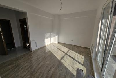 Apartament cu 3 camere decomandat în Vitan