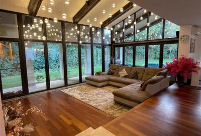 Corbeanca, vila pe colt, 9 camere, sauna - 1