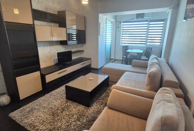 Apartament cu 2 camere semidecomandat, mobilat în 13 Septembrie