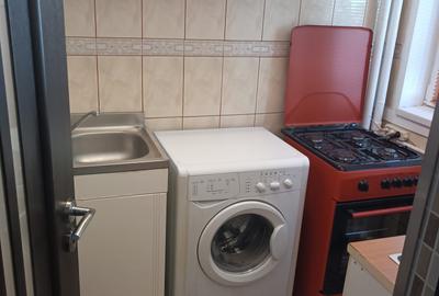 Dristor, garsoniera, metrou la 1 minut, etaj  1, mobilata - 8