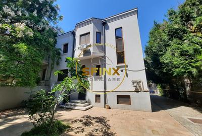 Casă individuală cu 11 camere în Cotroceni
