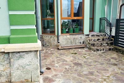 Casă cu 3 camere în Ultracentral