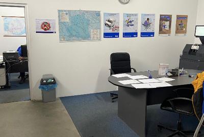 Spatiu Comercial - Magazin Showroom Hala Depozit Birou - Utilitati - 2