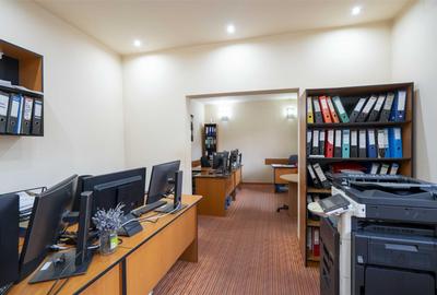 Casa/Birou individual Central acces auto - 2