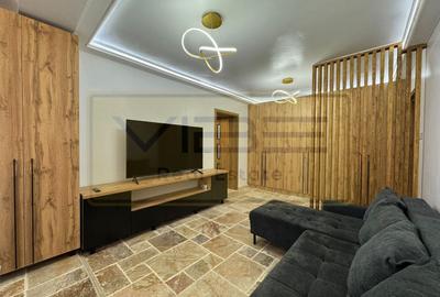 Apartament cu 3 camere semidecomandat, mobilat în Podu Roș