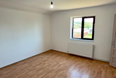 Casa Individuala | 5 camere | 2 Bai | P+1 | Renovata | Teren 500mp | Sat Snagov - 3
