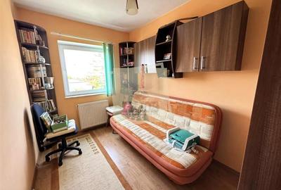 Apartament decomandat cu 3 camere 2 balcoane si pivnita in Valea Aurie - 1