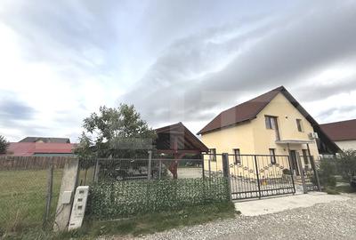 REDUCERE!! Vulcan – casă de vânzare cu panoramă montană deosebită - 2