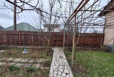 CASA DE VANZARE SATUL CATOLIC CARTIER 6 MARTIE ONESTI - 1