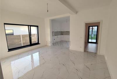 Duplex pe plan - teren generos - zona aproape de toate magazinele - 9