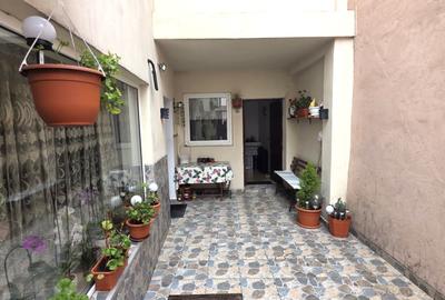 Casă individuală cu 3 camere în Rahova