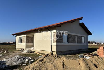 Casa individuala cu 4 camere in Mosnita Noua zona Castel comision 0% - 4