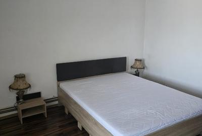 Se vinde garsoniera Imobilul este amplasat la etajul 3 complet, cartier linistit - 1