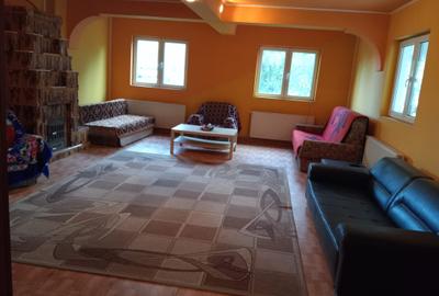 Oferta Vânzare vilă elegantă cu teren generos, situată aproape de București - 1