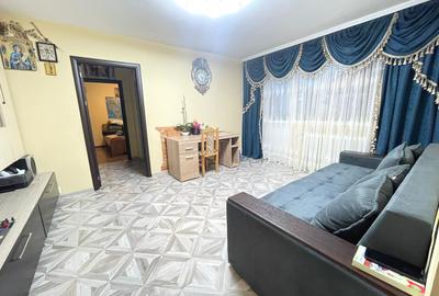 Apartament cu 2 camere semidecomandat, mobilat în Podul de Piatră