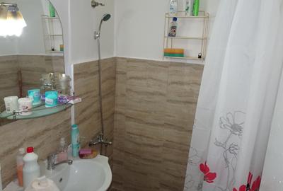 Inchiriez apartament 2 camere in Deva, zona Scarisoara, bloc de 4 etaje, - 8