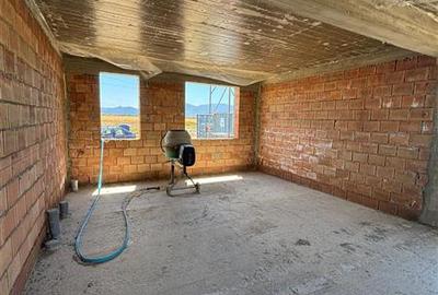 Teren cu bloc rezidential de vanzare,  P+1+M, 6 apartamente, investitie sigura, - 8
