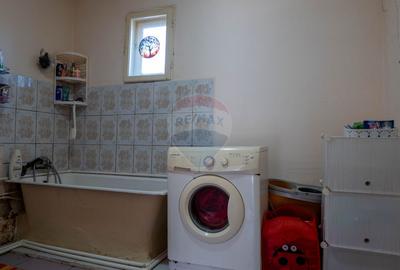 Afumati - vanzare casa si anexe cu teren intravilan, suprafata 700 mp - 30