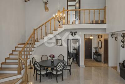 Refugiu urban în București: vilă elegantă, grădină matură și finisaje de lux - 13