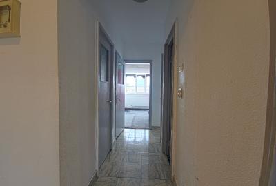 Ultracentral Tomis Mall 3 camere decomandat etaj 3/7 - 13