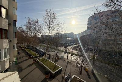 Apartament cu 3 camere decomandat în Berceni