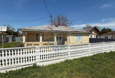 Casă / Vilă Hângulesti - 1