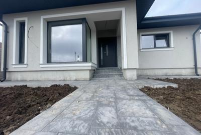 Casă individuală cu 3 camere în Berceni