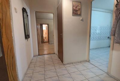 Apartament cu 2 camere semidecomandat în Vitan