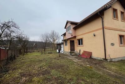 Casă cu suflet, într-o oază de liniște din zona Porumbacu, Sărata - 1