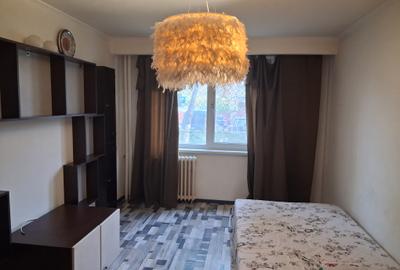 Vanzare Garsoniera Bloc Mixt Berceni Aparatorii Patriei - 1