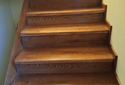 Casa-Vila ultrafinisata in regim D+P+E cu toate utilitatile cu 900 mp,teren - 16