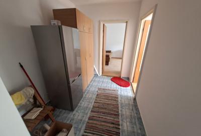 Apartament cu 2 camere, decomandat, etajul 2/10, zona Dacia - 5