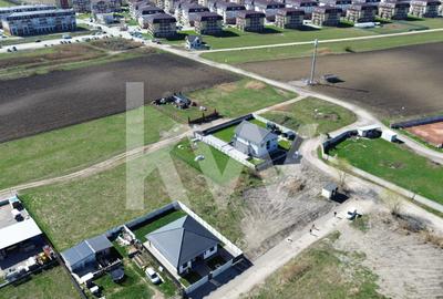 Teren intravilan construibil, utilități complete Str. Cetății - Comision 0 - 6