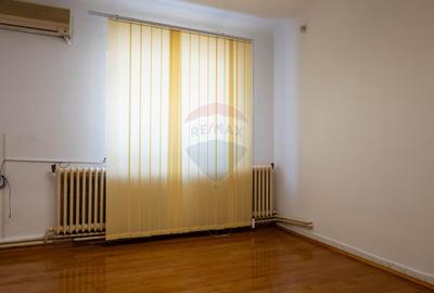 Inchiriere casa cu 4 camere +curte+ garaj, zona Vatra Luminoasa - 8
