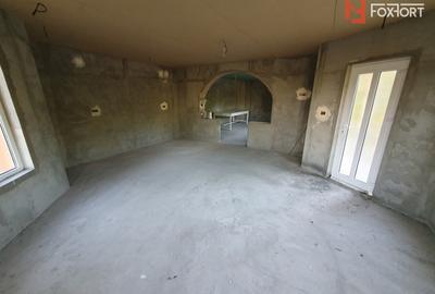 Casa individuala cu 5 camere si 2 bai, Central Jebel - 10