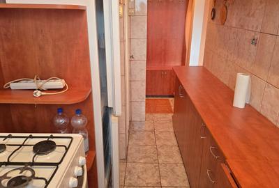 Vand apartament cu 2 camere in Deva, zona Sala Sporturilor in P-uri, etaj 3, - 5