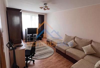 Apartament cu 3 camere decomandat, mobilat în Fizicienilor
