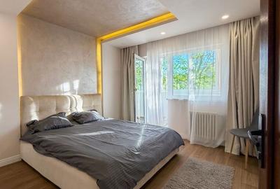 Apartament cu 4 camere decomandat, mobilat în Aradului