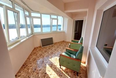 Apartament cu 3 camere decomandat în Falezei