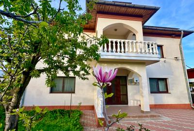 Casă spațioasă  (6 camere) + teren 1382mp + garaj si foisor - 2
