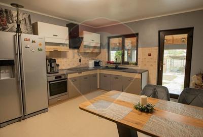 Casă / Vilă cu 5 camere de vânzare - 12