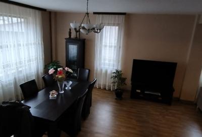 Casă / Vilă cu 6 camere în zona Kamsas - 450000 euro - 1